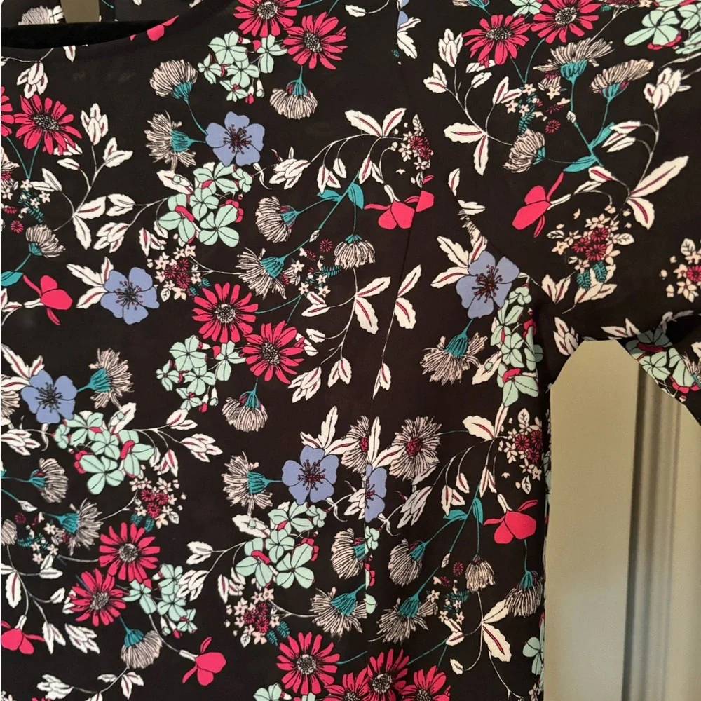 Floral Ruffle Sleeve Blouse - Picture 3 of 4